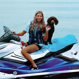 Meet your Posher, Bennett paige